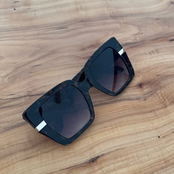 Quay Australia Tortoise Shell Sunglasses with Gold Accents - Picture 5 of 6